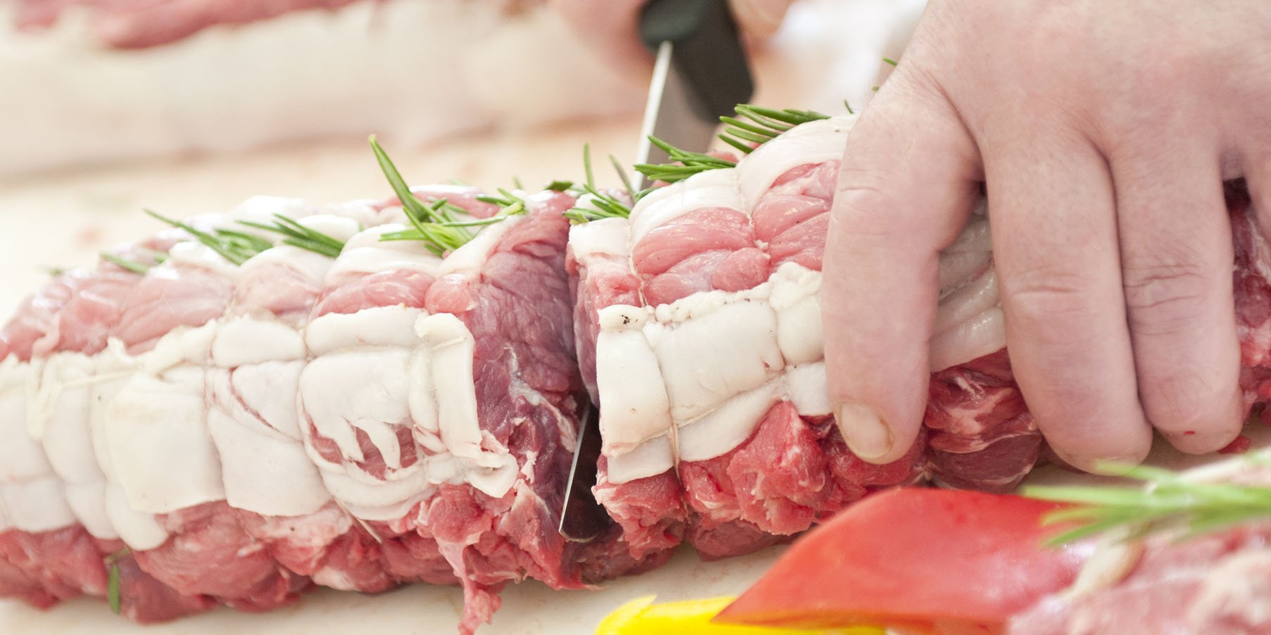 Il taglio della carne da parte dei nostri macellai